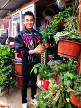 组图：《临时同居》欧豪邀粉丝同居 市场买鱼