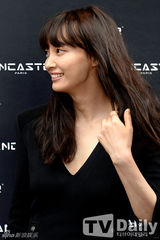 组图：李娜英出席活动 修长四肢羡煞旁人