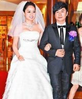 组图：黄舒骏娇妻曝光 系美国出生90后小美女