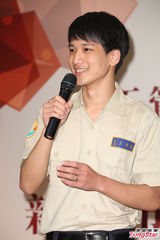 组图：阮经天学弟外型酷似王力宏 自认侧脸最像