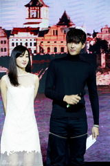 组图：徐静蕾吴亦凡《有一个地方只有我们知道》关机发布会