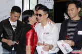 组图：四影帝齐现身为好友站台 窦靖童力挺干妈