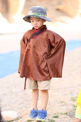 组图：姐姐吊威亚背台词 吴镇宇力捧为女一号