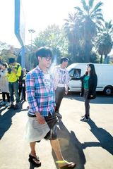 组图：张翰下岗李菲儿当导游 郑佩佩爱女探班