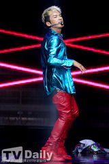 组图：神话李玟雨开个唱霸气撑全场