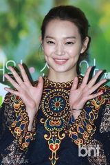 组图：金有贞盛骏等出席《庆州》VIP试映会