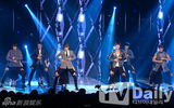 组图：《冠军秀》精彩无限 VIXX夺冠喜极而泣