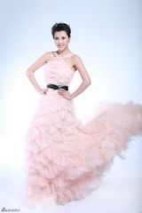 组图：刘思言梦幻写真曝光 浪漫变身唯美女神