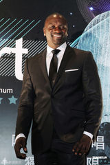 组图：Akon台北热力开唱 短唱十首捞金千万