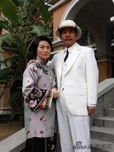 组图：王思懿红裙写真 《辛亥革命》演革命红颜