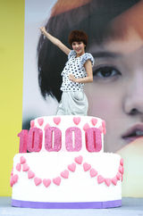 高清组图：郭采洁新碟预购开红盘 杨祐宁捧场签唱会