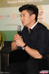 组图：吴奇隆亮相电视节 新戏女主不是刘诗诗