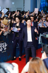 组图：朴有天李钟硕秀智等助阵《鸣梁》