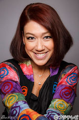 组图：佐佐木希菜菜绪回归《First Class》续篇