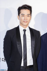 独家高清：金泰熙权相佑大咖齐捧场宋承宪新片