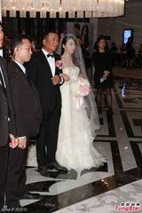 组图：陶喆婚宴内场曝光 陶妈发言小两口落泪