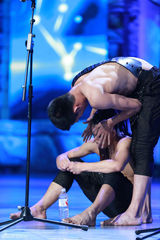 组图：好舞蹈金星组考核 学员不堪压力险晕倒