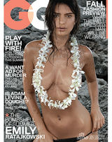 组图：内衣超模艾米丽性感出镜 一丝不挂躺岩石