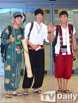 组图：刘延锡孙浩俊B1A4成员Baro返韩 变异域土男