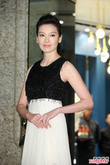 组图：林熙蕾黑白长裙典雅 计划未来返台定居