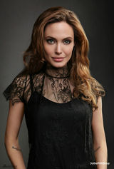 组图：性感满载 安吉丽娜-朱莉美艳照颠倒众生