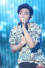 组图：炎亚纶演出人气爆棚 自曝好身材下次再秀