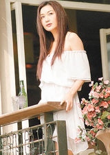 [青春照相馆]温碧霞罕见青涩照：燃烧的火玫瑰