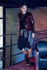 组图：鲍春来迷幻色彩大片尽显帅气型男魅力