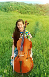 组图：欧阳娜娜大提琴写真优雅唯美