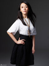 组图：车永莉曝时尚写真 散发成熟知性美