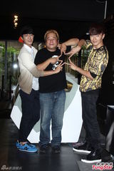 组图：瞿导力拼收视 不惜出卖郑元畅露毛画面