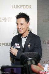 组图：电眼女娃迷倒林峰 萌生当爸念头