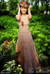 高清组图：“海藻”李念户外时尚写真 清新纯美