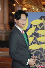 组图：榜中榜小贝贴面女主播 EXO-M西装俊朗