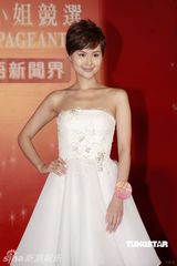 组图：2011年15位候选港姐曝光 表现紧张整体普通