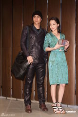 组图：彭于晏谢欣颖代言春装展现迷人色彩与魅力