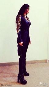 组图：范冰冰晒X战警花絮照 绿色瞳孔吸睛十足