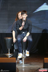 组图：徐仁国密集来台 抢钱不手软最爱臭豆腐