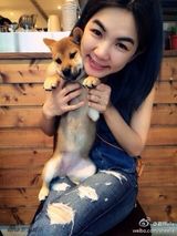 组图：Ella陈嘉桦晒幸福家庭日 和老公大秀恩爱