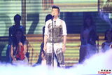 组图：多变哈林(庾澄庆)唱金曲 登小巨蛋万人同欢