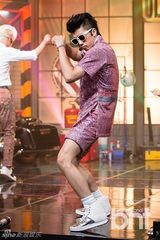 组图：Super Junior回归再夺冠 T-ara等女团性感大对决