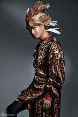 组图：包贝尔颠覆自我 严肃玩转黑暗风