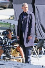 组图：《越狱》男主温特沃斯-米勒演《闪电侠》 银发帅气依旧