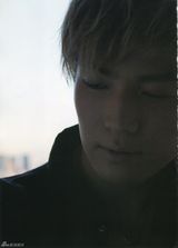 组图：岩田刚典半裸秀肉体美 看完根本把持不住