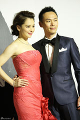 组图：徐若瑄摆酒吻老公 舒淇林心如林志玲剩女齐道贺