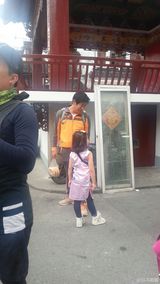 组图：韩版《爸爸》中国行 上海香港两地遭围观