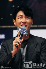 组图：车胜元高京表辉星亮相《高跟鞋》纪念会