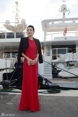 组图：章子怡戛纳归来 国际章时髦起来毫不费力