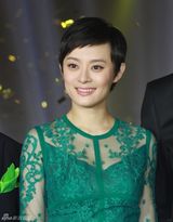 组图：孙俪翠绿蕾丝装俏美 陈坤黑衣周冬雨白裙