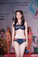 组图：亚洲小姐深圳泳装海选 演绎青春性感
